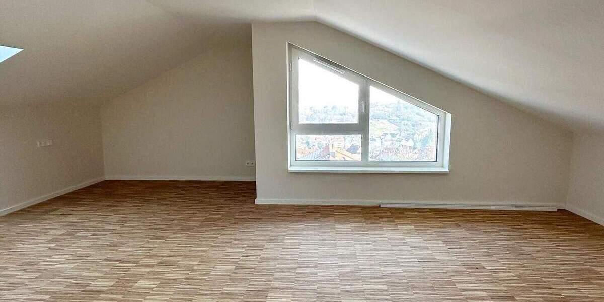Einfamilienhaus Esslingen am Neckar Sulzgries - 6 Zimmer, 260 m&sup2;, 3.900&euro; | Angebot:24876305
