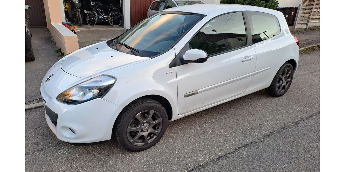 Renault Clio 68.000 km 6.000 &euro; Leinfelden-Echterdingen 70771