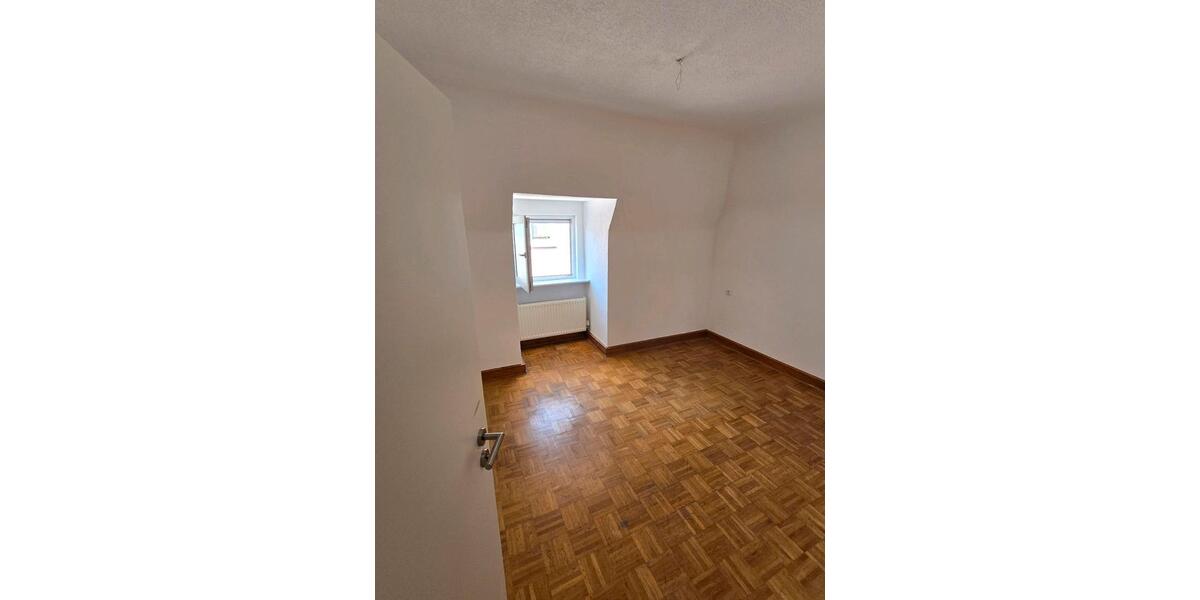 Dachgeschoßwohnung Remseck am Neckar - 3 Zimmer, 67 m&sup2;, 1.150&euro; | Angebot:26350155