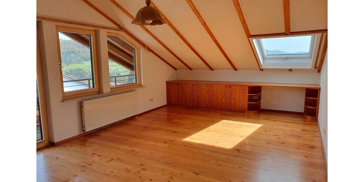 Dachgeschoßwohnung Wildberg - 3 Zimmer, 78 m&sup2;, 700&euro; | Angebot:26478713