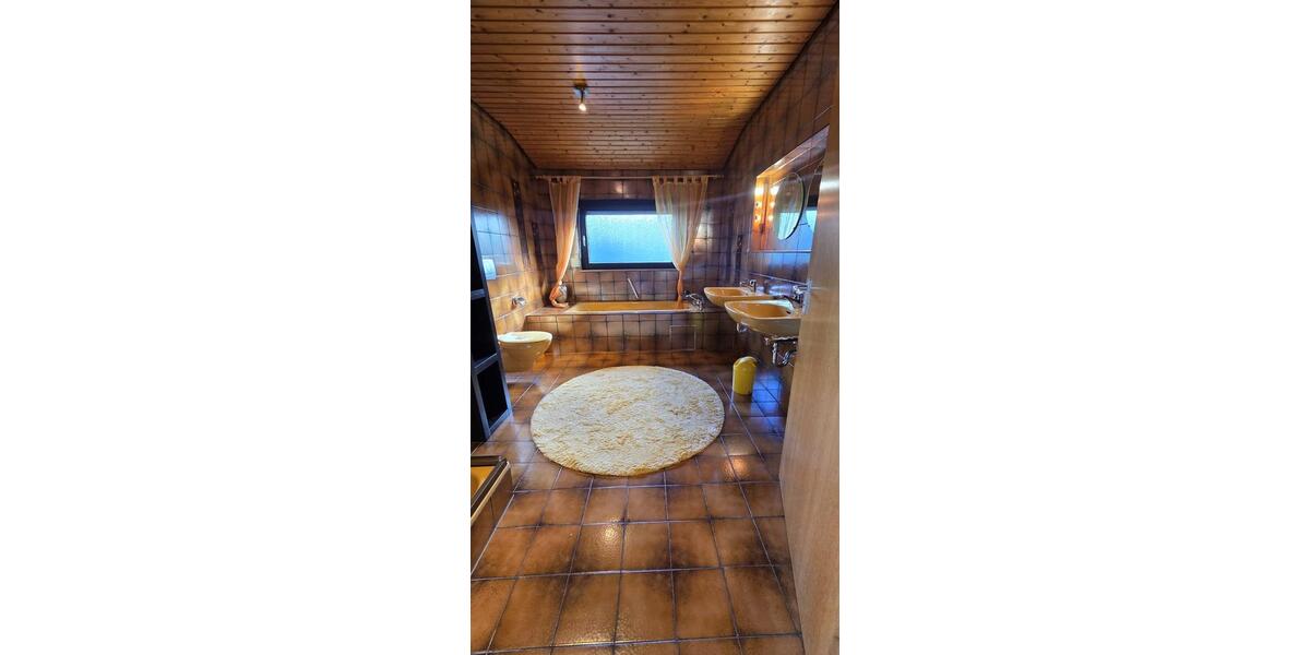 Doppelhaushälfte Gerlingen - 4.5 Zimmer, 141 m&sup2;, 2.200&euro; | Angebot:25084802