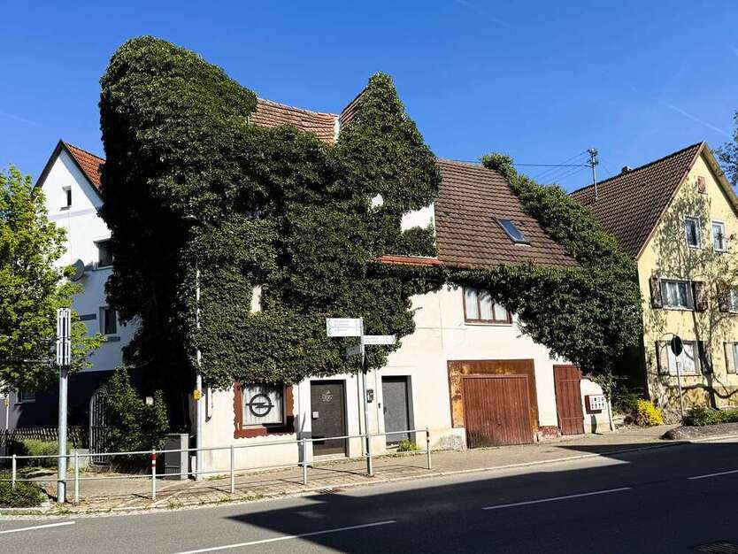 Haus zum Kaufen in Nebringen 148.000 € 180 m²