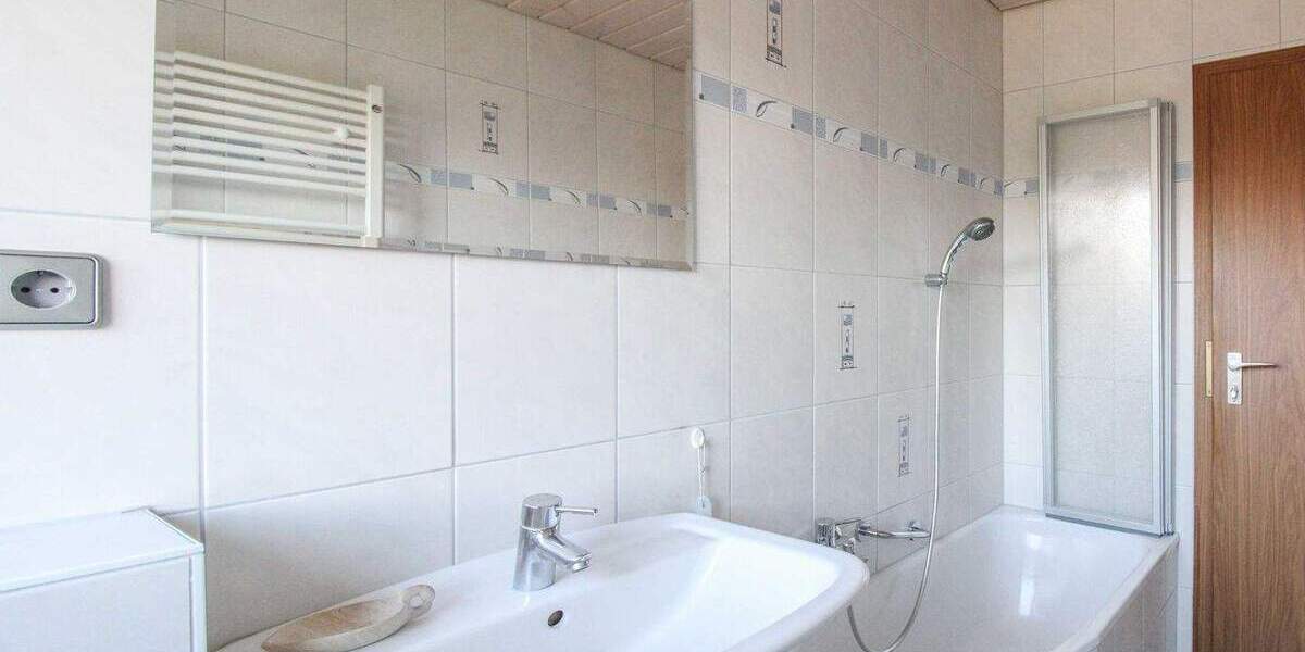 Reihenendhaus Stuttgart Rot - 6 Zimmer, 131 m&sup2;, 450.000&euro; | Angebot:24673655