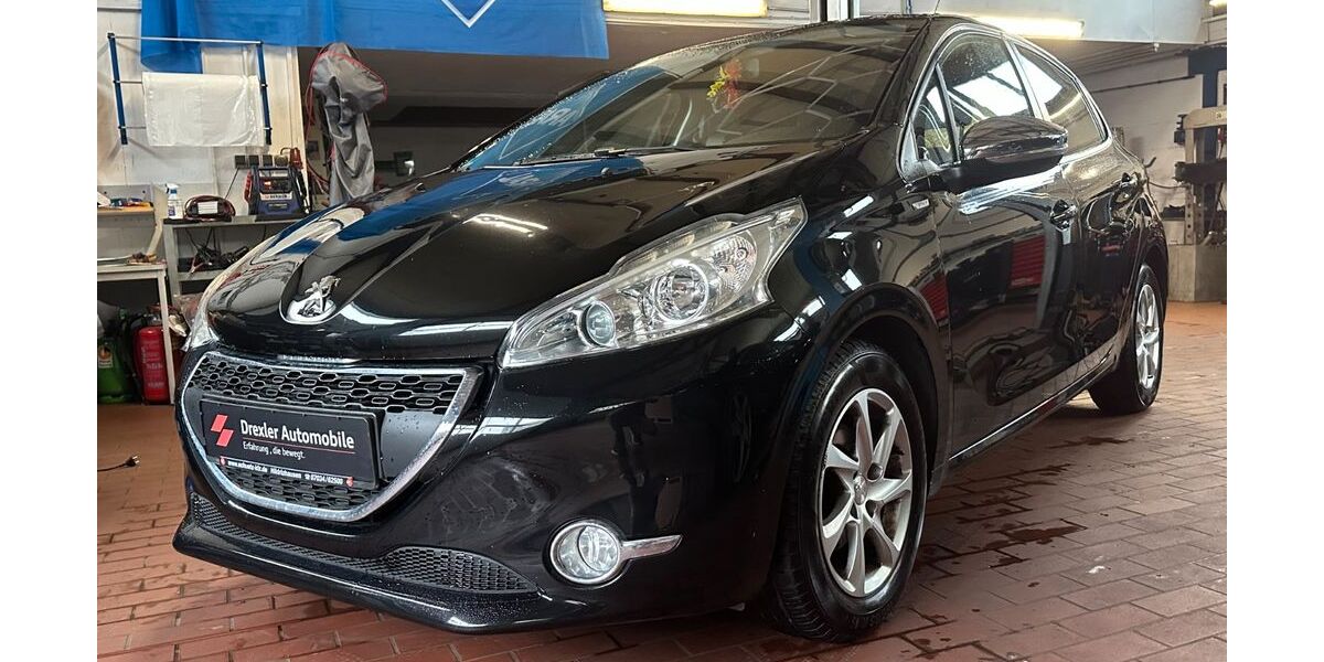 Peugeot 208 155.000 km 2.300 &euro; Hildrizhausen 71157