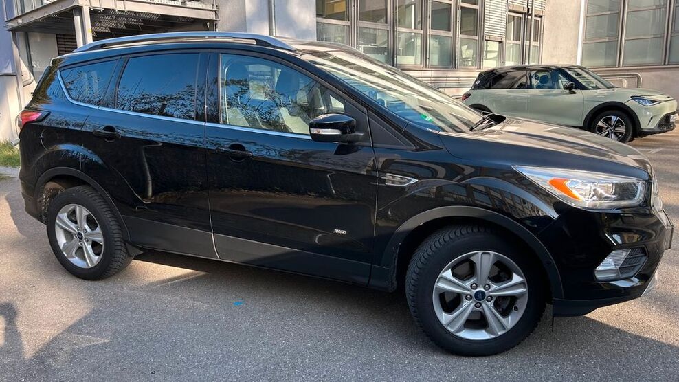 Ford Kuga 123.500 km 13.500 € Stuttgart 70565