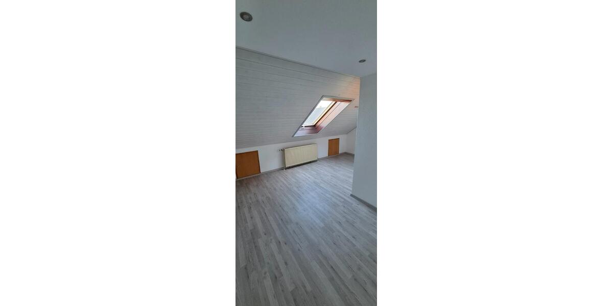 Reihenhaus Wendlingen am Neckar - 6.5 Zimmer, 135 m&sup2;, 1.550&euro; | Angebot:27617674