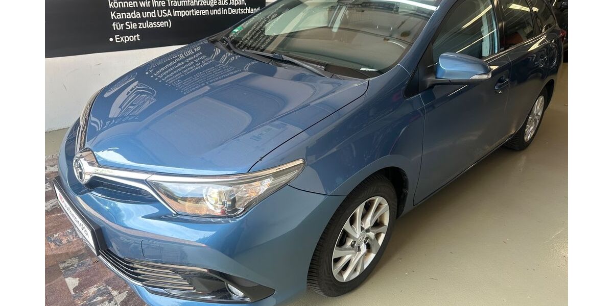Toyota Auris 94.592 km 9.990 &euro; LEONBERG 71229