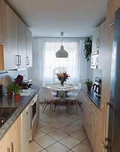 RUHE GENIEßEN, LICHT ERLEBEN - Erdgeschoßwohnung Sindelfingen Eichholz | Angebot:25450285