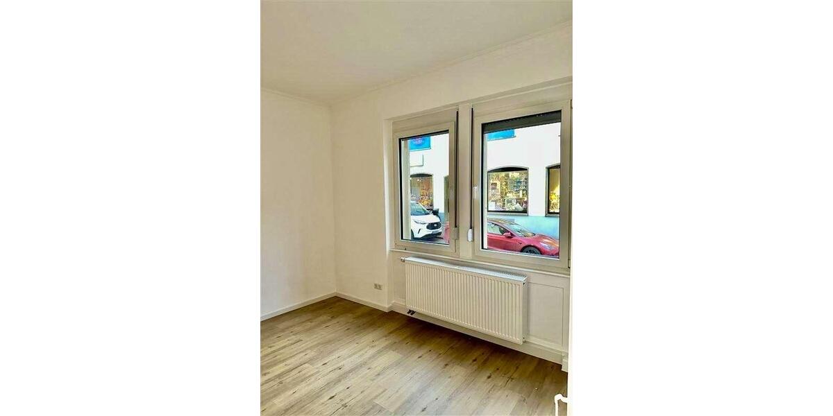 Erdgeschoßwohnung Ludwigsburg - 4 Zimmer, 105 m&sup2;, 1.600&euro; | Angebot:25589029