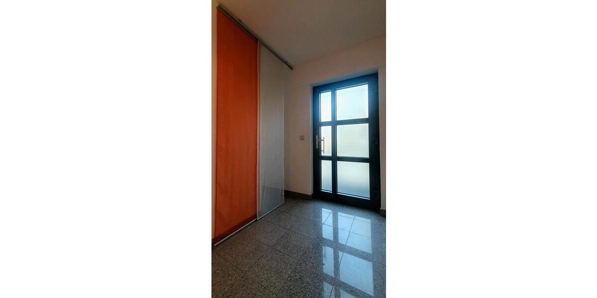 Etagenwohnung Ludwigsburg - 3 Zimmer, 104 m&sup2;, 1.350&euro; | Angebot:25939148