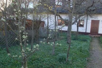 helles Einfamilienhaus mit Terrasse und Garten in Huchenfeld