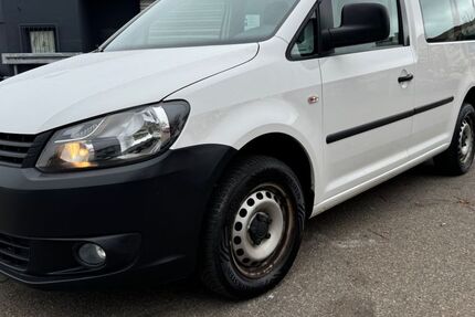 VW Caddy 178.000 km 5.900 € Asperg 71679