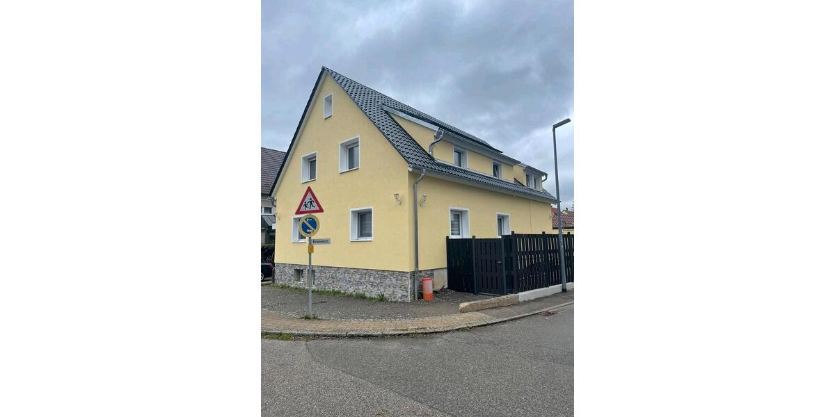 Etagenwohnung Sachsenheim - 3.5 Zimmer, 93 m&sup2;, 1.300&euro; | Angebot:26475903
