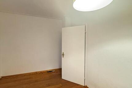 Wohnung Ludwigsburg Oßweil - 1 Zimmer, 10 m&sup2;, 300&euro; | Angebot:25125669