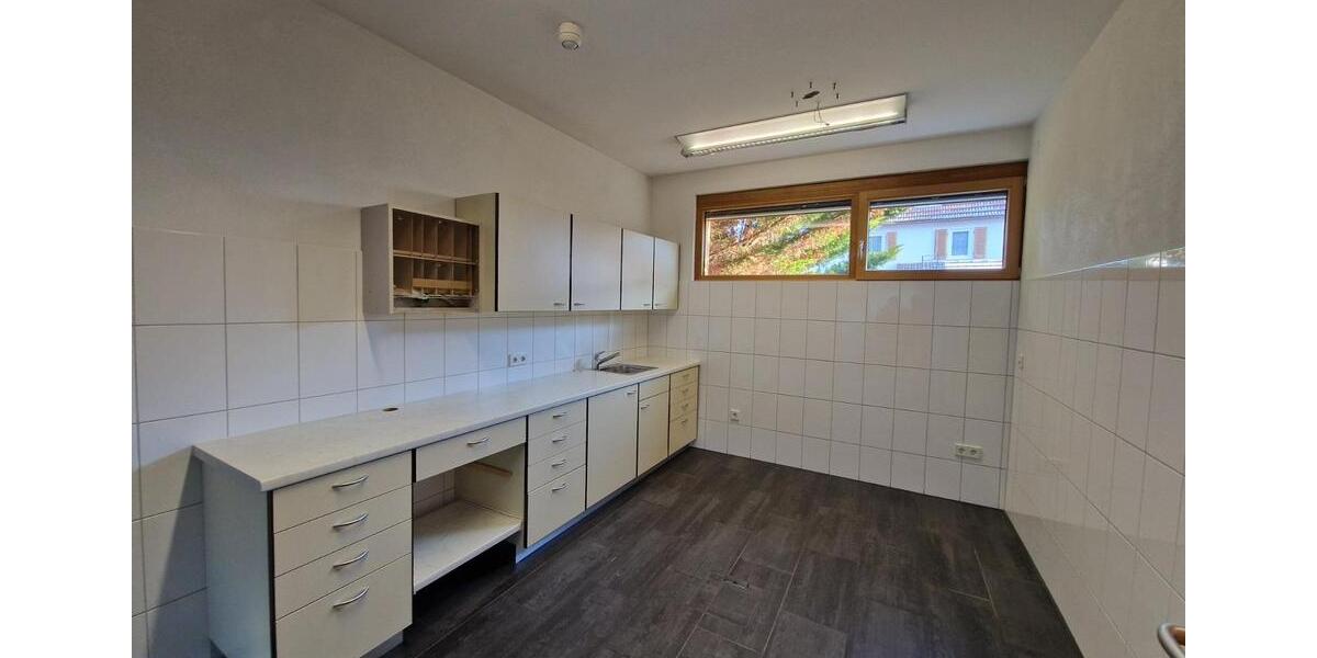 Gewerbeobjekt Reutlingen Altenburg - 2.100&euro; | Angebot:24642583