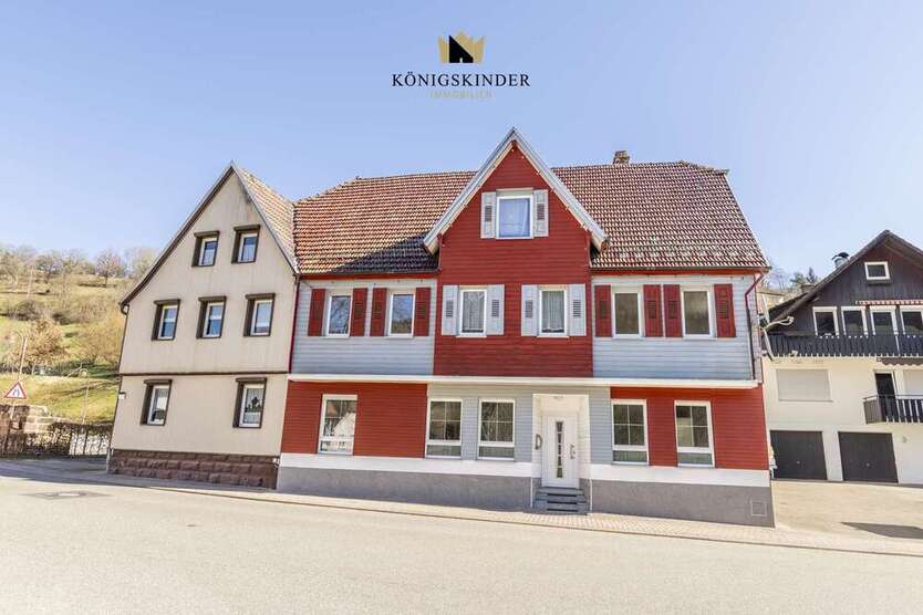 Haus zum Kaufen in Altensteig 349.000 € 196 m²
