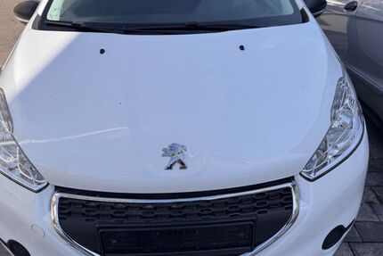 Peugeot 208 130.000 km 3.490 € Asperg 71679