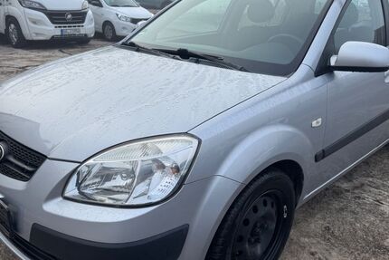 Kia Rio 125.000 km 2.250 &euro; Sindelfingen/Stuttgart 71069