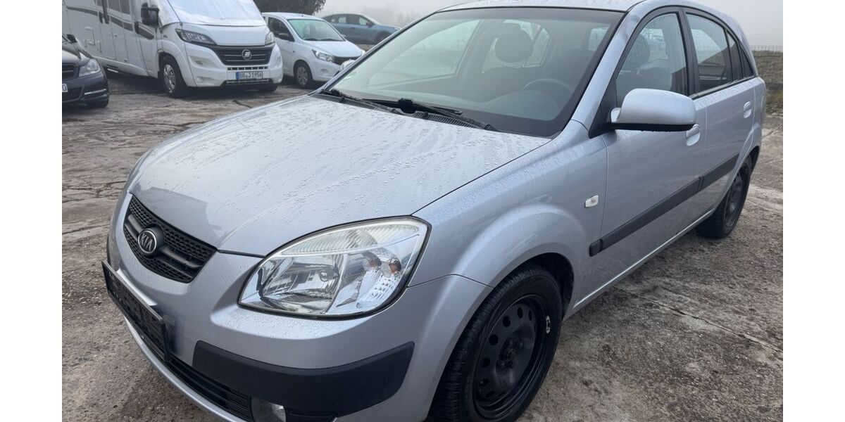 Kia Rio 125.000 km 2.250 &euro; Sindelfingen/Stuttgart 71069