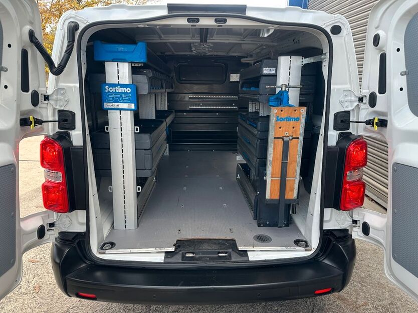 Opel Vivaro 93.172 km 17.700 € Sindelfingen 71065