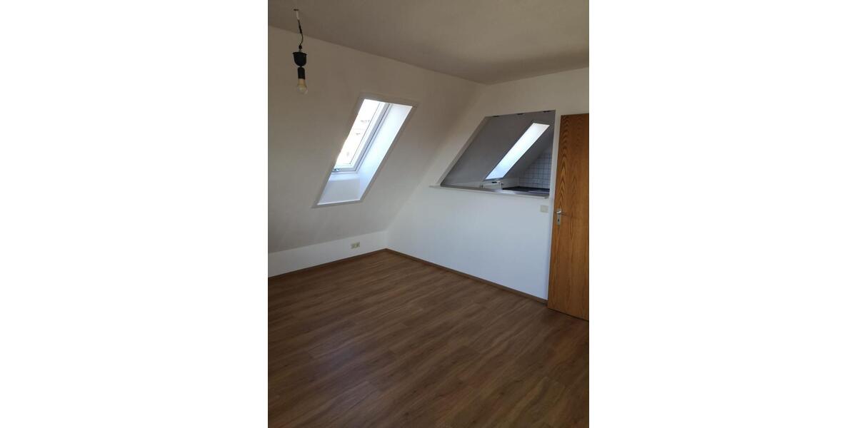 Dachgeschoßwohnung Bietigheim-Bissingen Bissingen - 3 Zimmer, 75 m&sup2;, 1.100&euro; | Angebot:27625228