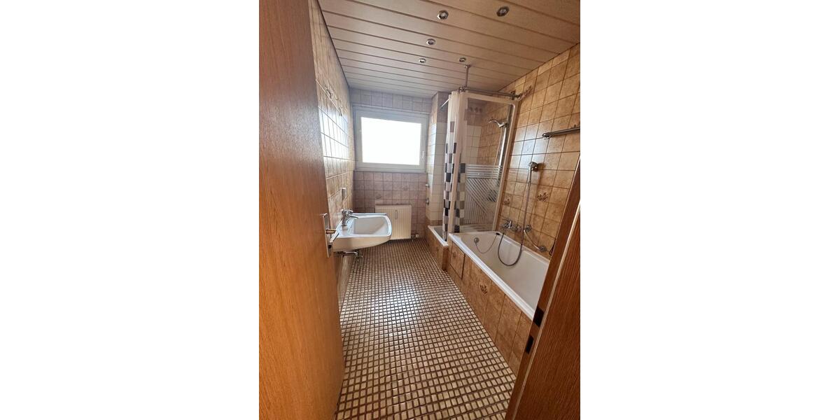 Etagenwohnung Böblingen Dagersheim - 3 Zimmer, 90 m&sup2;, 1.200&euro; | Angebot:27583874