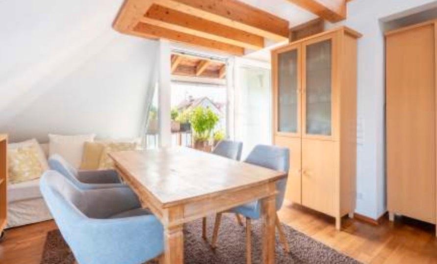 Dachgeschoßwohnung Stuttgart Degerloch - 3 Zimmer, 60 m&sup2;, 350.000&euro; | Angebot:26778942