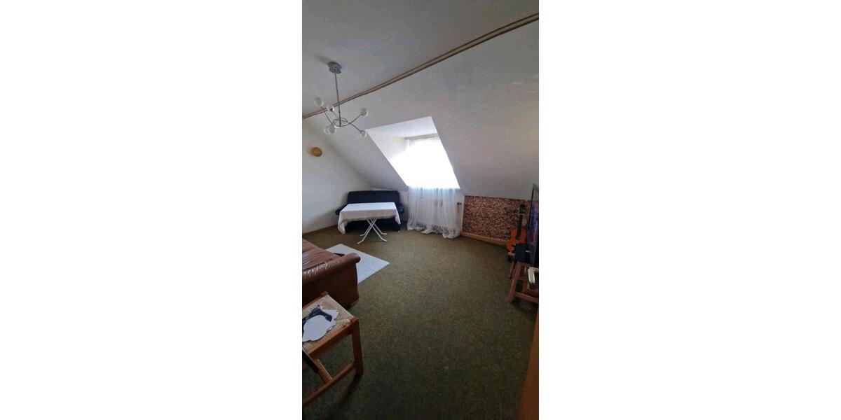 Dachgeschoßwohnung Markgröningen - 4 Zimmer, 84 m&sup2;, 1.050&euro; | Angebot:26481756