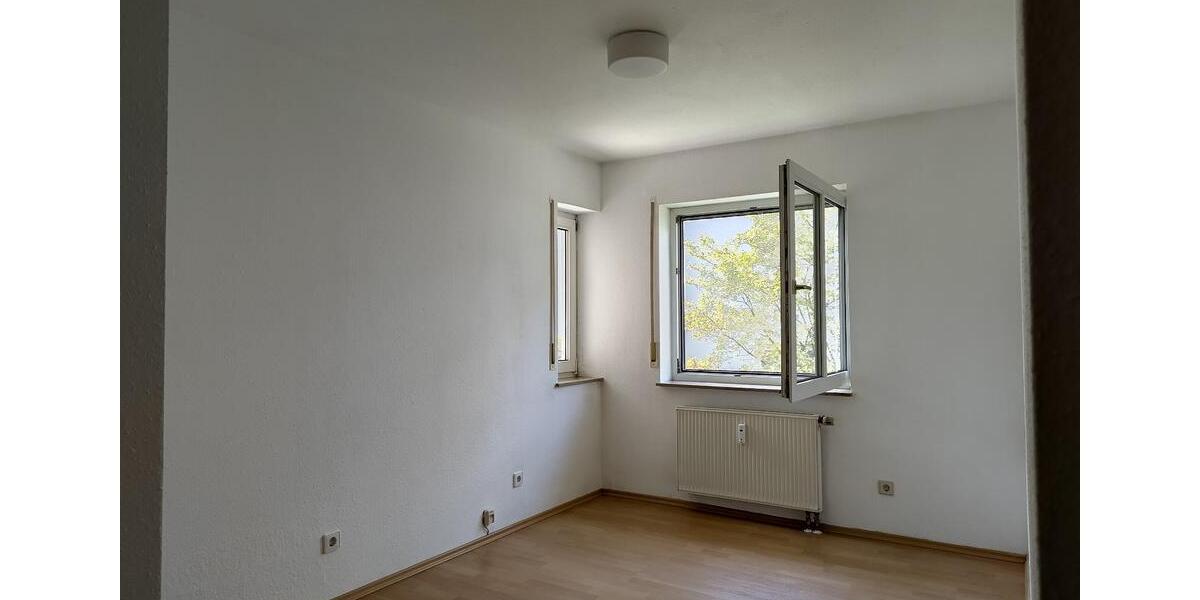 Etagenwohnung Esslingen am Neckar Hegensberg - 3 Zimmer, 77 m&sup2;, 330.000&euro; | Angebot:23648771