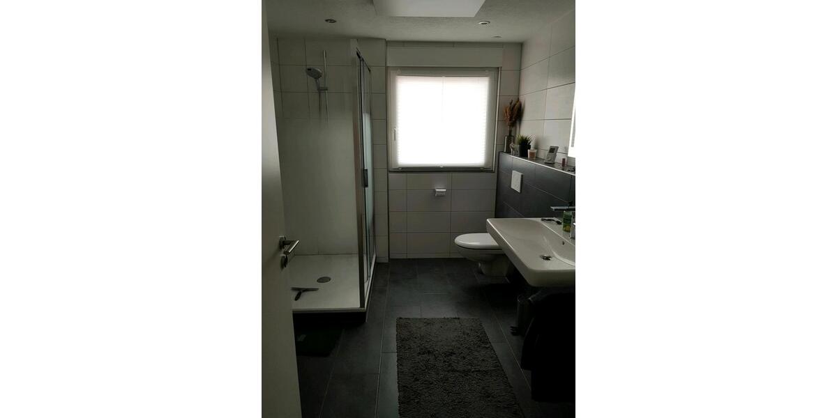 Dachgeschoßwohnung Nürtingen - 3 Zimmer, 80 m&sup2;, 1.000&euro; | Angebot:26578990