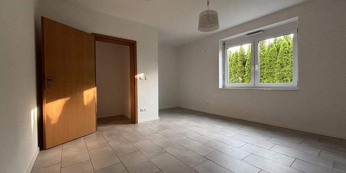 Großzügiges Wohnen -- ca. 230 qm auf einer Etage! 5 zimmer
