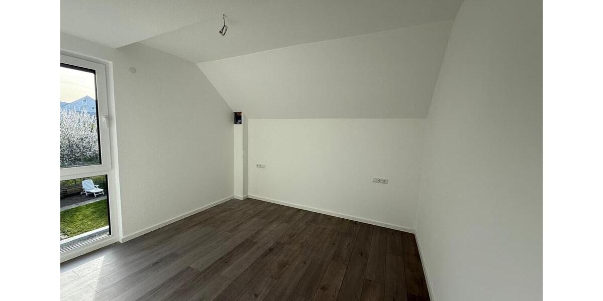 Doppelhaushälfte Herrenberg - 6 Zimmer, 138 m&sup2;, 2.250&euro; | Angebot:26364288