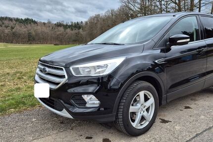 Ford Kuga 72.000 km 11.000 &euro; Illingen 75428
