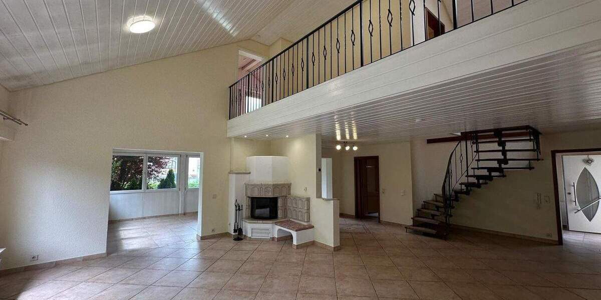 Mehrfamilienhaus, Wohnhaus Althengstett - 5 Zimmer, 199 m&sup2;, 2.500&euro; | Angebot:25821147