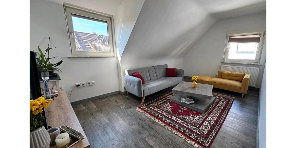 Dachgeschoßwohnung Stuttgart Feuerbach - 2.5 Zimmer, 52 m&sup2;, 1.090&euro; | Angebot:24216111