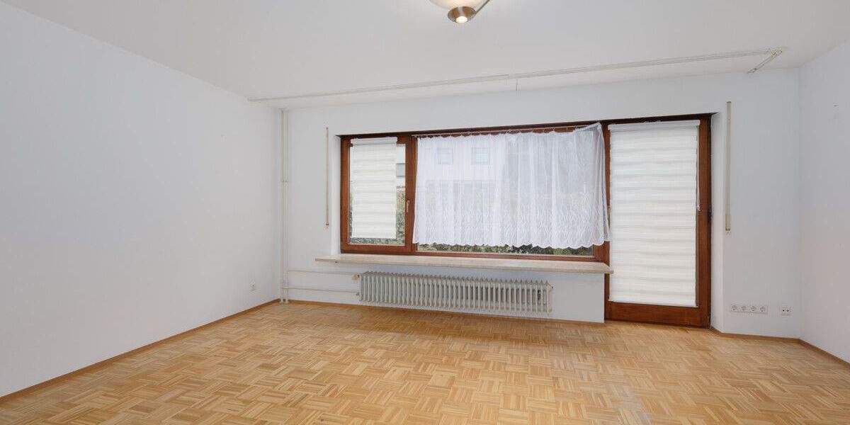 Solide DHH in begehrter Lage mit Garage, ohne Garten aber Ausbaureserve im DG! 5 zimmer