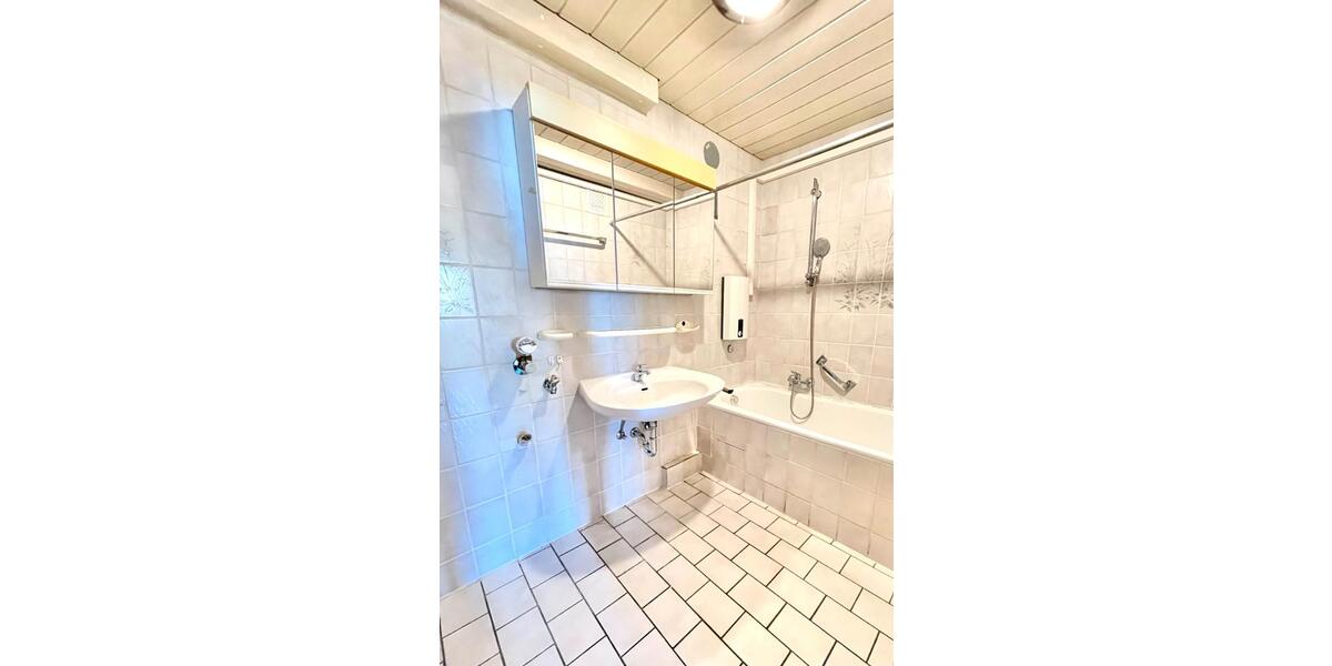 Etagenwohnung Pforzheim - 3 Zimmer, 69 m&sup2;, 250.000&euro; | Angebot:26972578