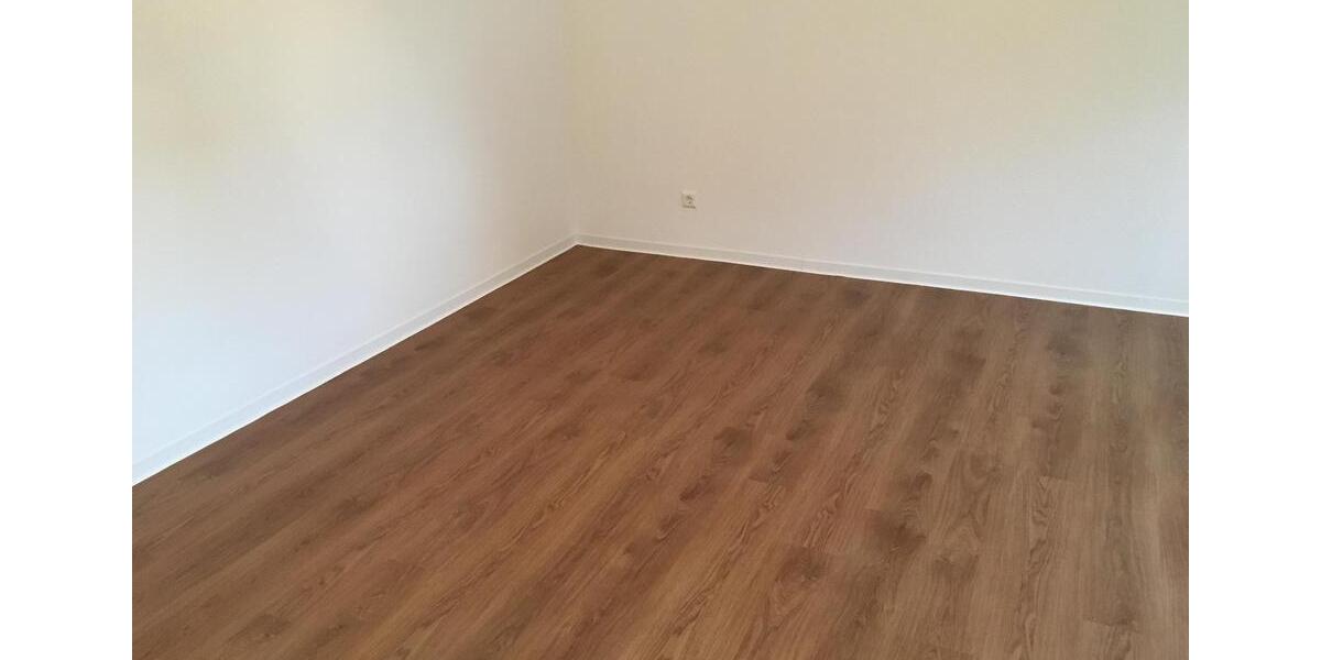Dachgeschoßwohnung Esslingen am Neckar Pliensauvorstadt - 2 Zimmer, 49 m&sup2;, 575&euro; | Angebot:24625250