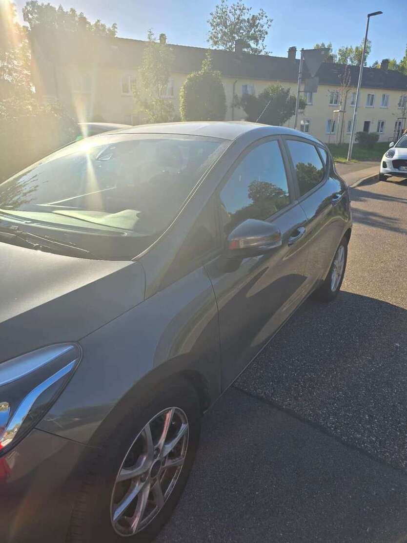 Ford Fiesta 99.750 km 7.900 € Stuttgart 70173