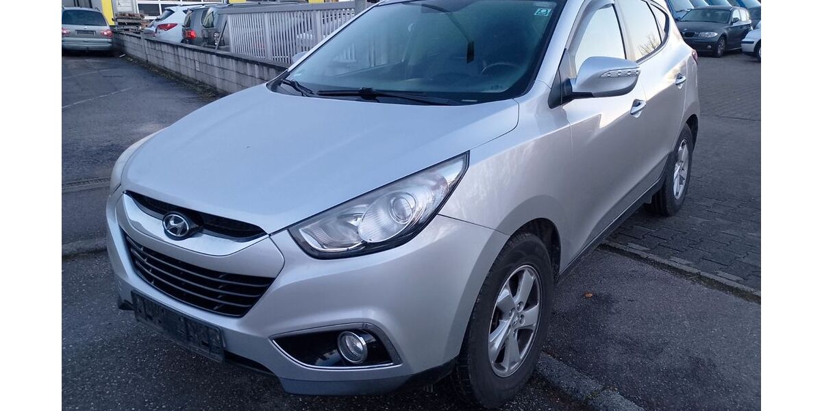 Hyundai ix35 186.000 km 7.690 &euro; Ludwigsburg 71642