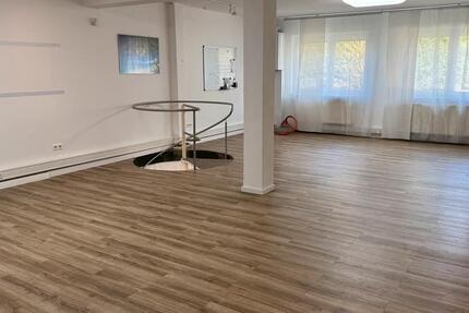 120qm helle Büro oder Praxis Räume zu vermieten zimmer