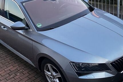 Skoda Superb 128.000 km 17.499 &euro; Aidlingen 71134