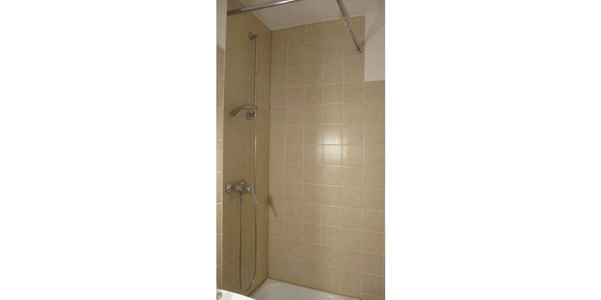 Dachgeschoßwohnung Stuttgart Degerloch - 2.5 Zimmer, 57 m&sup2;, 298.000&euro; | Angebot:24653953