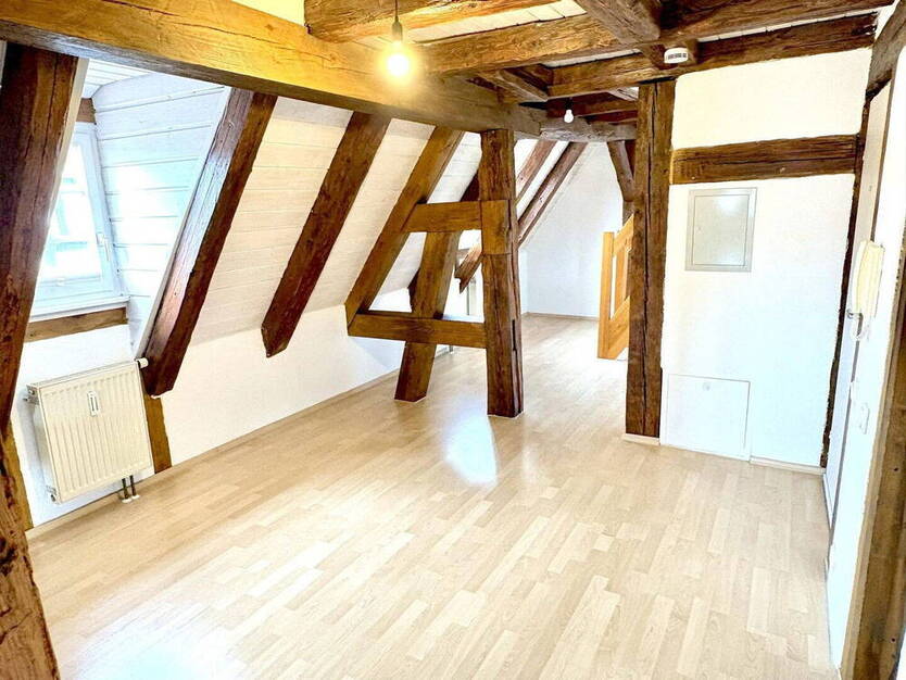 Renningen: Exklusive Maisonette-LoftWohnung im Fachwerkhaus - mit EBK & Tageslichtbad