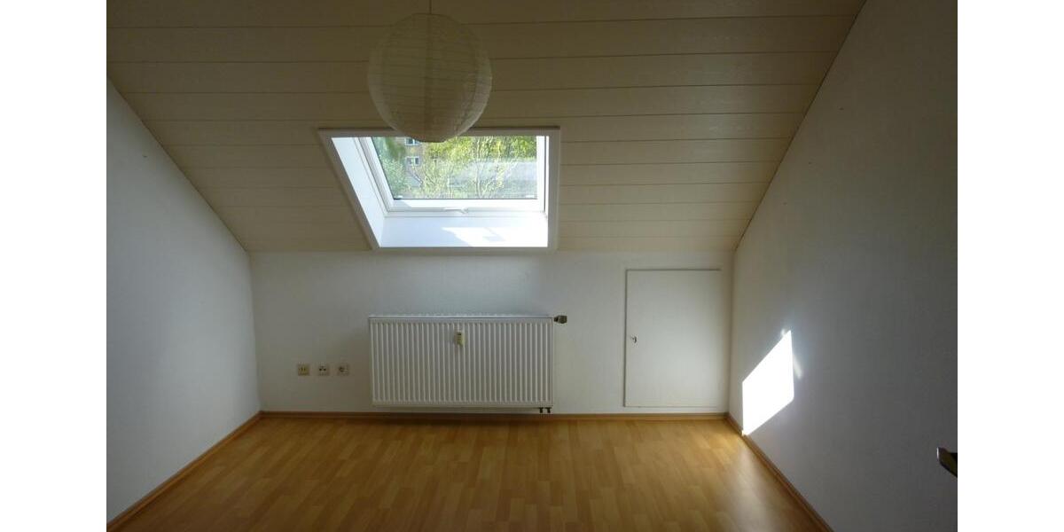Dachgeschoßwohnung Gärtringen - 3 Zimmer, 70 m&sup2;, 1.250&euro; | Angebot:25342628