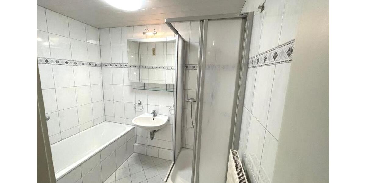 Etagenwohnung Esslingen am Neckar Oberesslingen - 3.5 Zimmer, 89 m&sup2;, 260.000&euro; | Angebot:26824176
