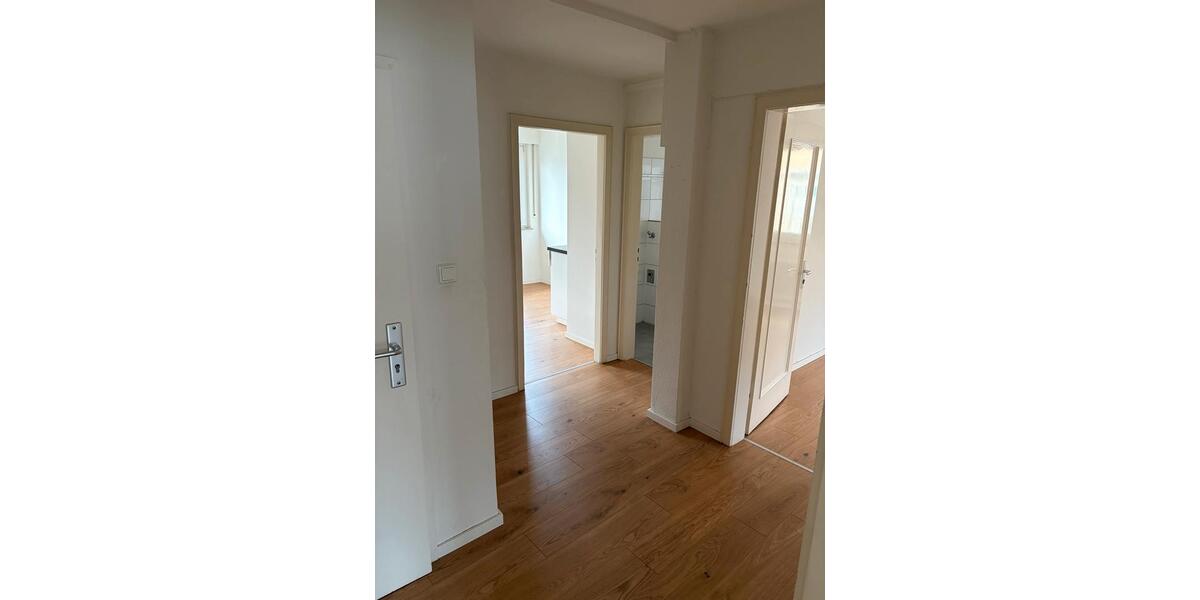 Etagenwohnung Stuttgart Bad Cannstatt - 3 Zimmer, 70 m&sup2;, 900&euro; | Angebot:25973923