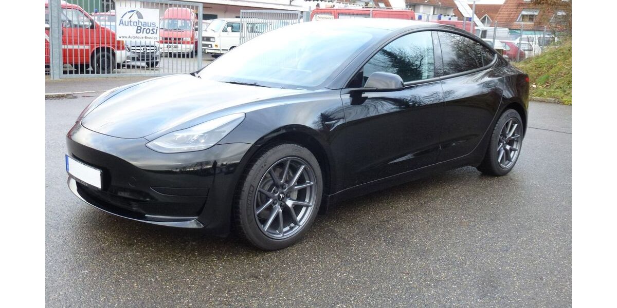 Tesla Model 3 11.800 km 34.900 &euro; Nürtingen bei Stuttgart 72622