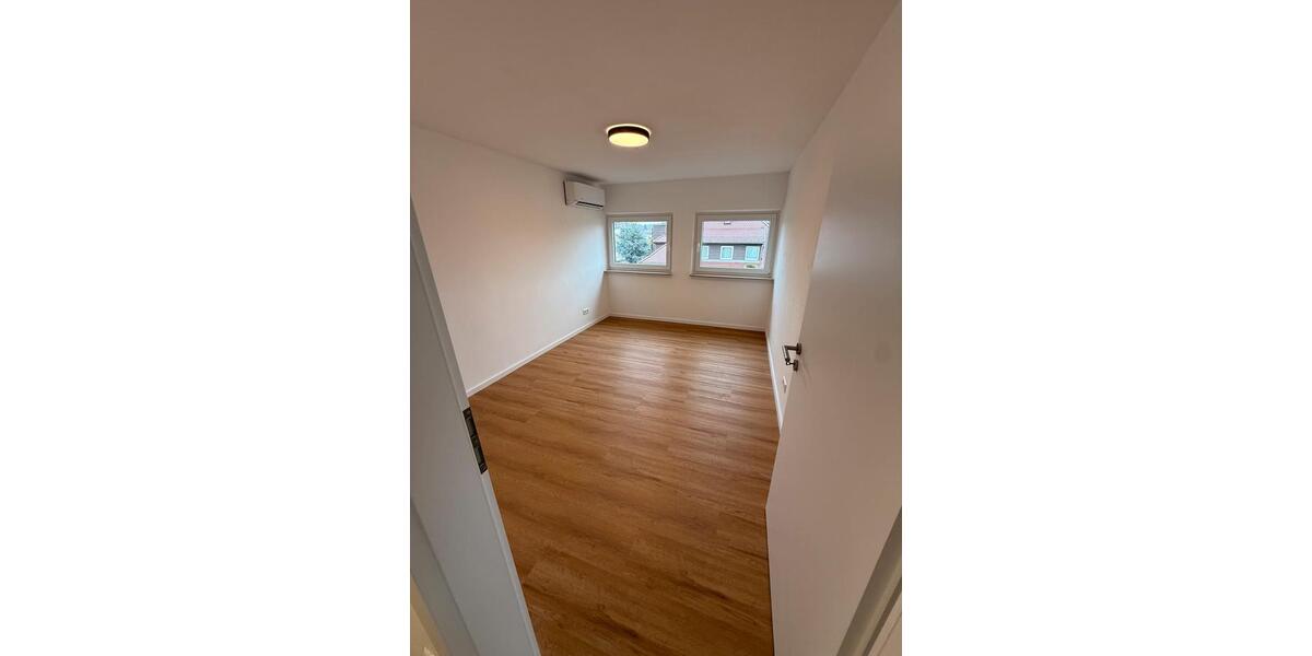 Dachgeschoßwohnung Stuttgart Stuttgart-Nord - 3 Zimmer, 75 m&sup2;, 1.350&euro; | Angebot:24714534