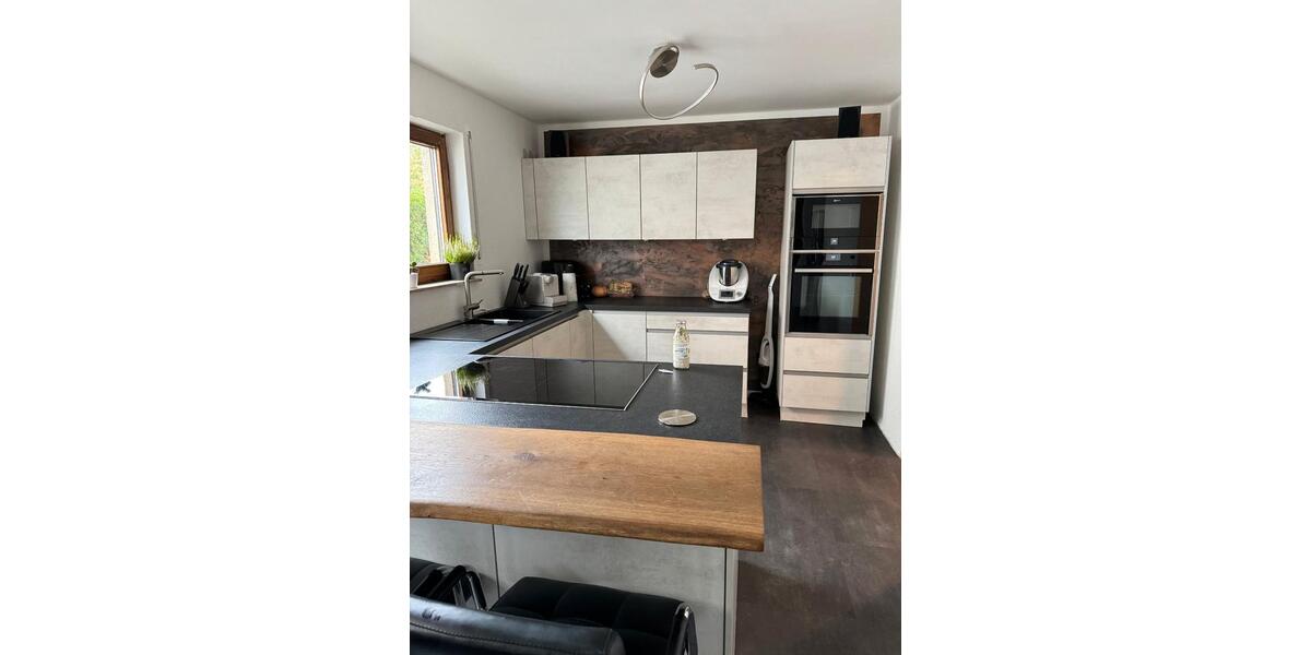 Doppelhaushälfte Nürtingen - 5 Zimmer, 180 m&sup2;, 2.600&euro; | Angebot:26479674